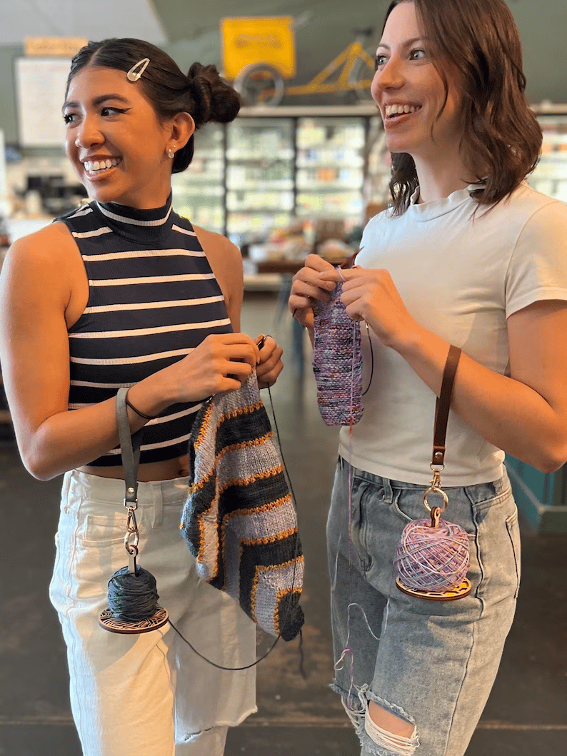 💝Portable Wrist Yarn Holder, Gift for Crocheter